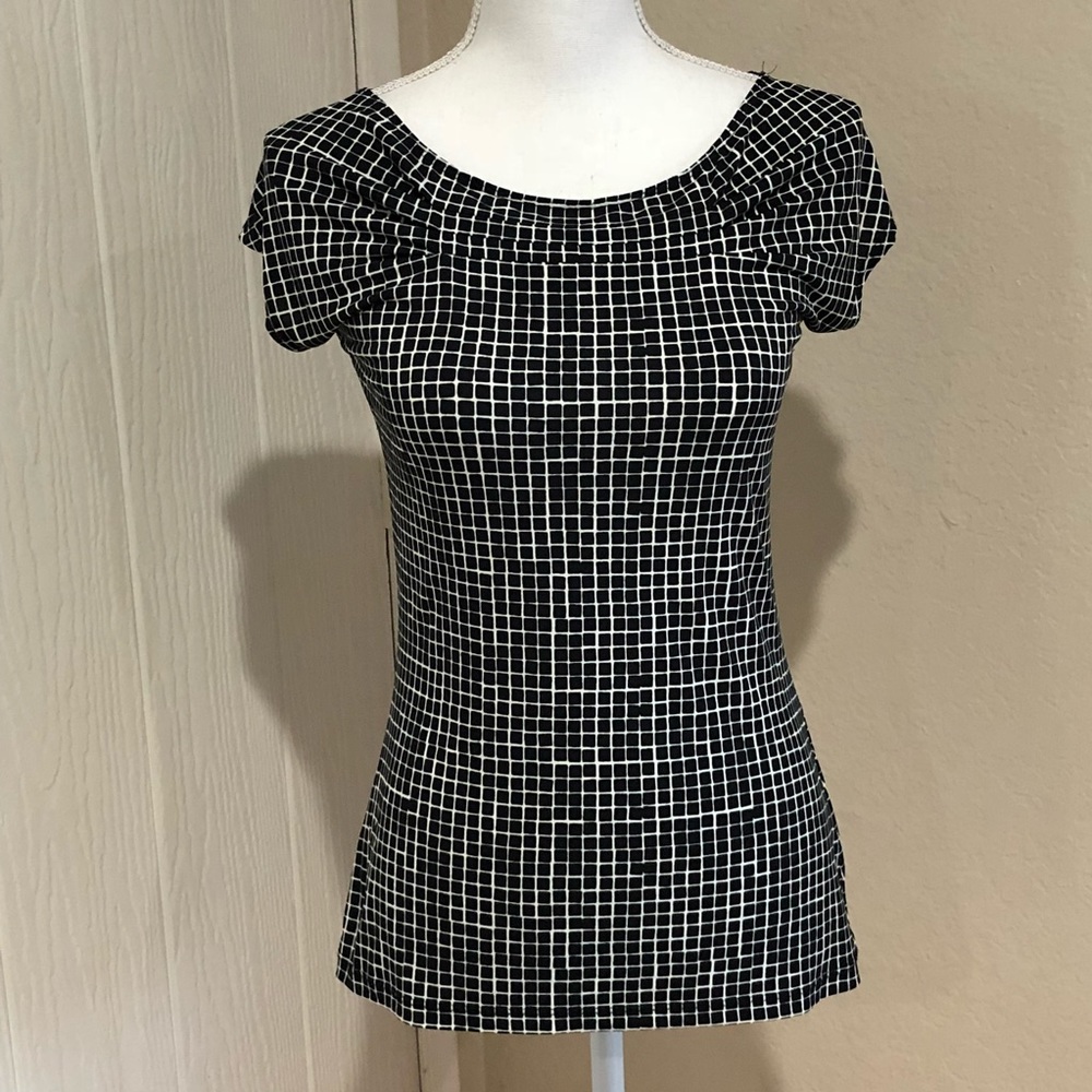 The Limited Cap Sleeve Top